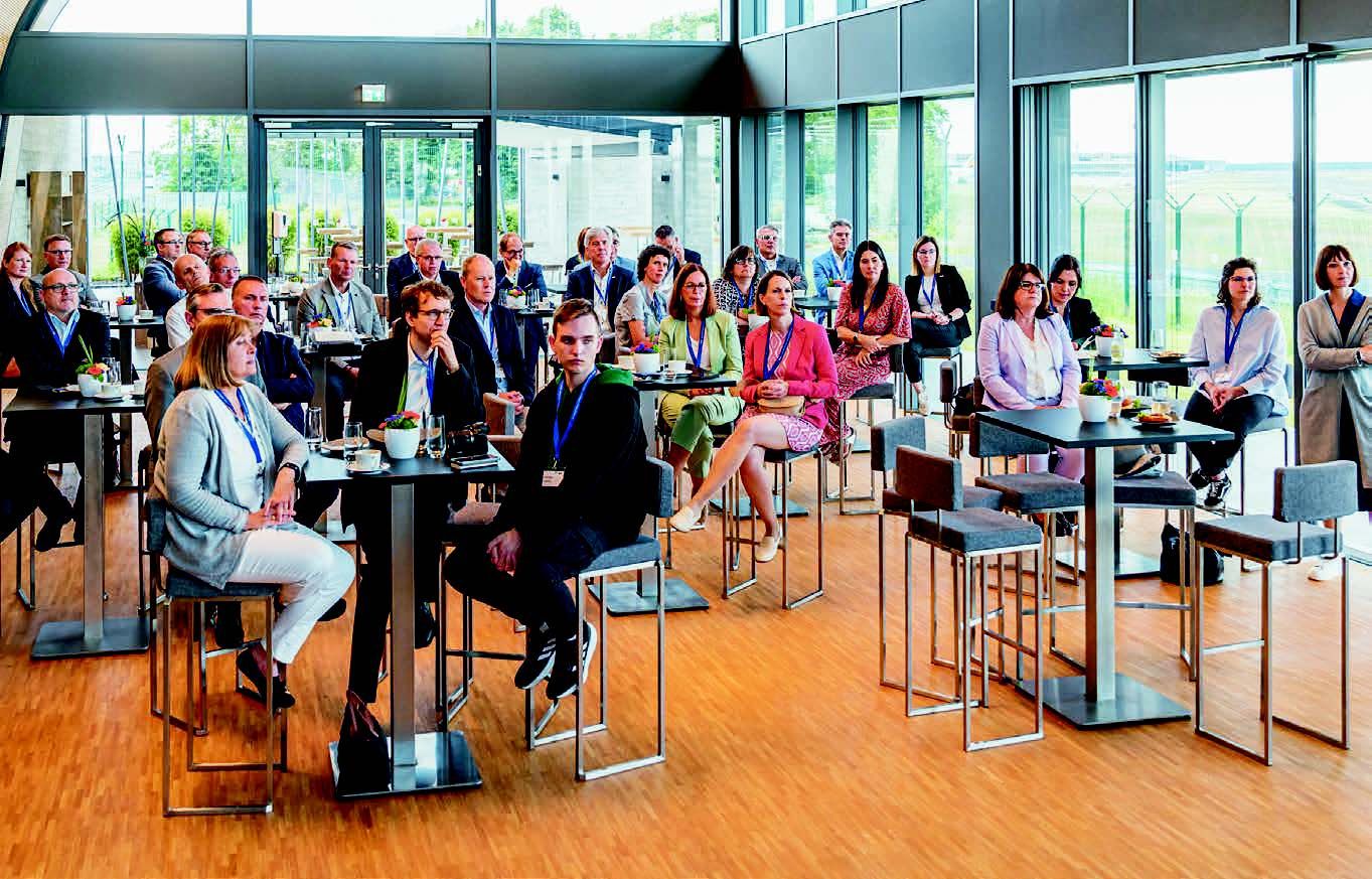 Zuhören und lernen: Am ersten Tag der Jahrestagung gab es am Frankfurter Flughafen Vorträge über Employer Branding.